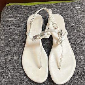 ITALIAN SHOEMAKERS White thong sandals